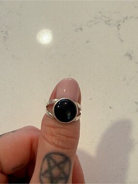 vintage sterling silver and black stone ring sz 5 5.25